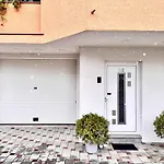 Villa Max